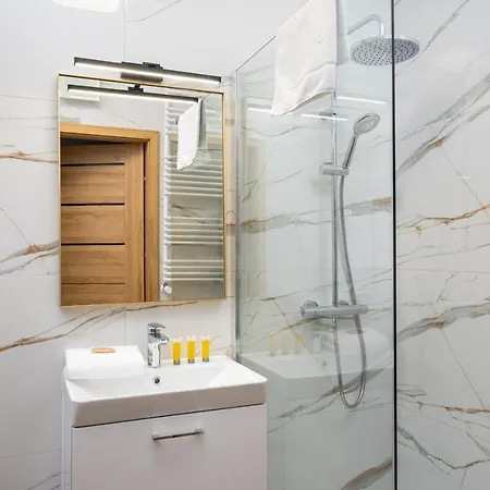 Wiktoryn Comfortable Two-room By Bookinghost Apartment Warschau