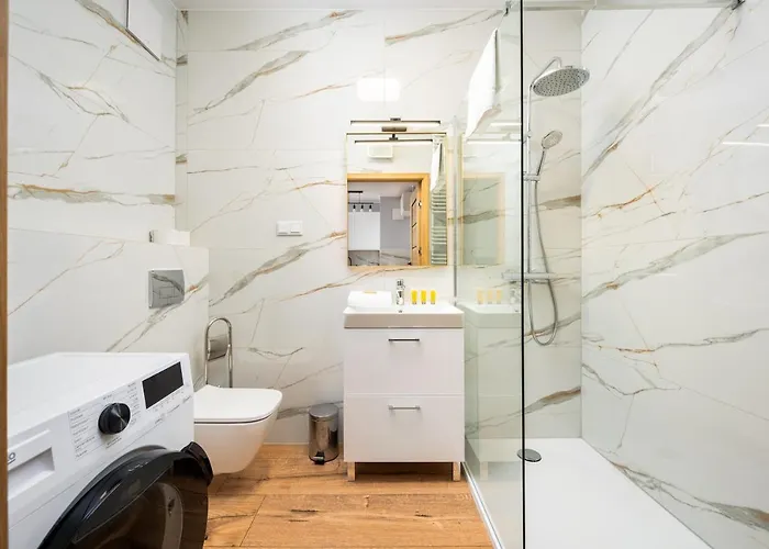 Wiktoryn Comfortable Two-room By Bookinghost *